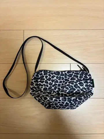 에르베샤 펠리에 2885F 나일론 보트형 숄더백 S 팬서 플랜