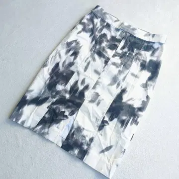 [ 작은 사이즈00 ] 바나나리퍼블릭 수묵화풍 보타니컬 타이트 스커트