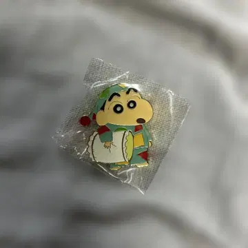 짱구는 못말려(크레용 신짱) 30주년 핀 배지 ! 대습격