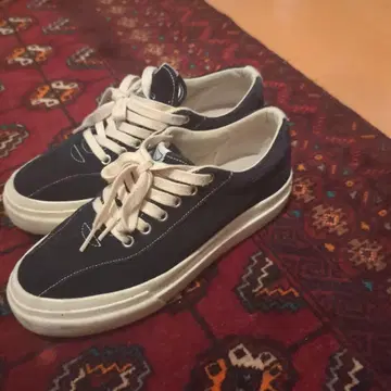 S.W.C. 블랙 스니커즈