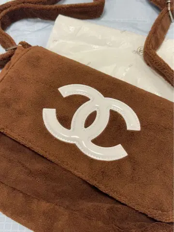 브라운 스웨이드 숄더백