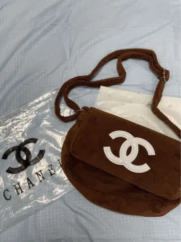 브라운 스웨이드 숄더백