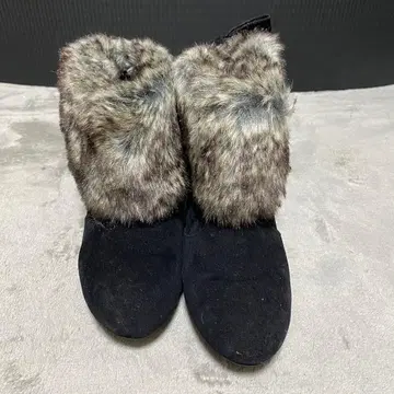 [ 26cm ] 퍼 달린 부티 스웨이드 블랙