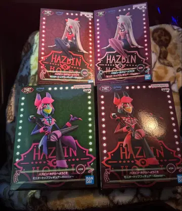 해즈빈 호텔에 오신 것을 환영합니다 모니터 탑 피규어 4세트