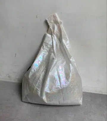BAGGU 에코백 standard 메탈릭 화이트 펄 오로라 컬러