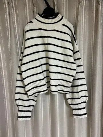 하이넥 보더 니트 풀오버