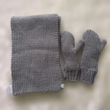 아디다스 머플러와 장갑 세트