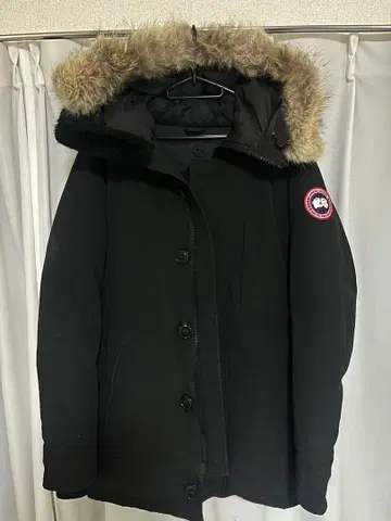 CANADA GOOSE 블랙 다운 자켓 M