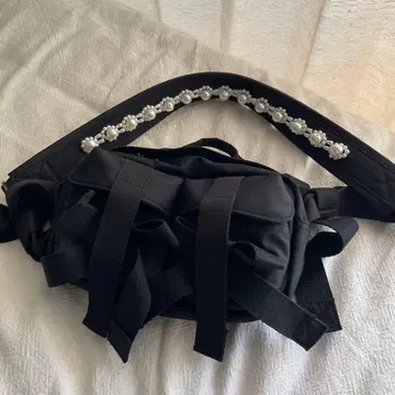 펄 스트랩 숄더백 블랙 카메라백