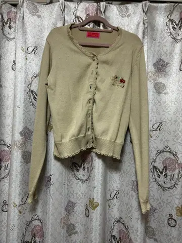 BABY 가디건 약간 하자 있음