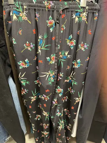 플로럴 프린트 캐주얼 팬츠 블랙