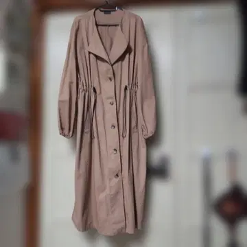 베이지 롱 코트 프론트 버튼