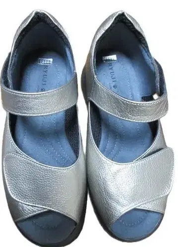 [ S 사이즈 ] 타카이 씨의 신발 소가죽 5E 경량 샌들 실버