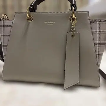 그레이 숄더백 체크 무늬