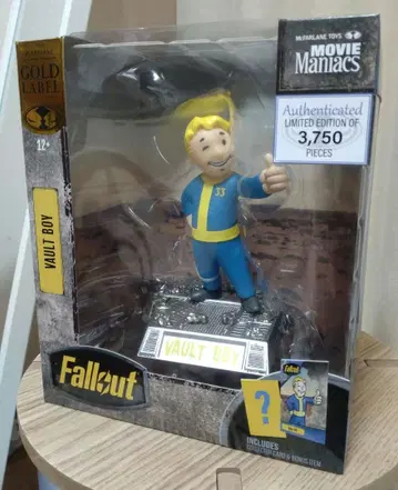 McFARANE TOYS 폴아웃 볼트 보이 피규어