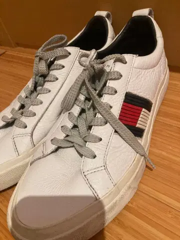 타미힐피거 플래그 디테일 가죽