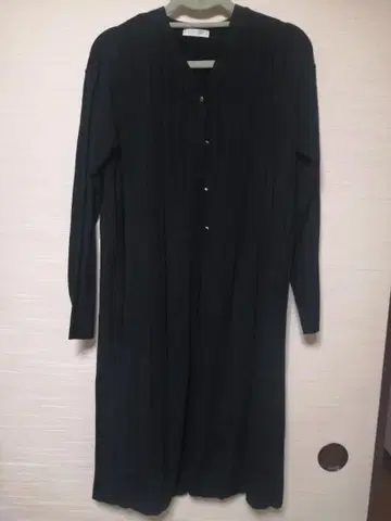 니트 셋업 (블랙 플리츠 팬츠와 롱 가디건)