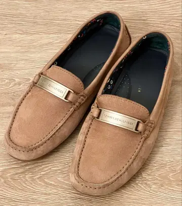 TOMMY HILFIGER 베이지 로퍼