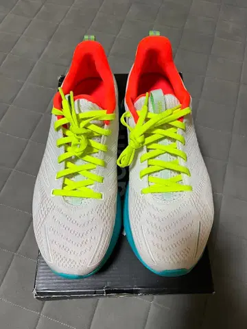 써코니 엔돌핀 쉬프트 26.5cm