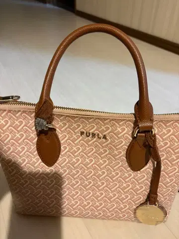 FURLA 핑크 핸드백