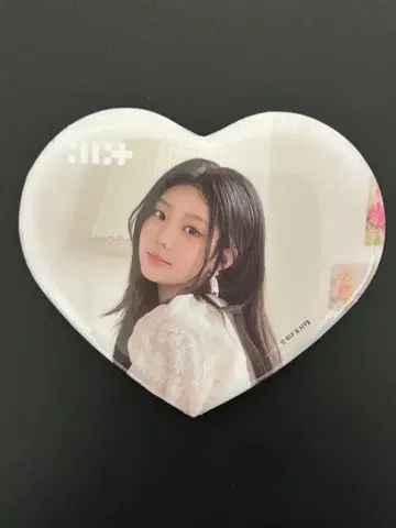 [ 새상품 ] ILLIT 하트형 캔뱃지 원희