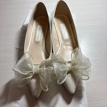 Diana 화이트 플랫슈즈 리본 포함