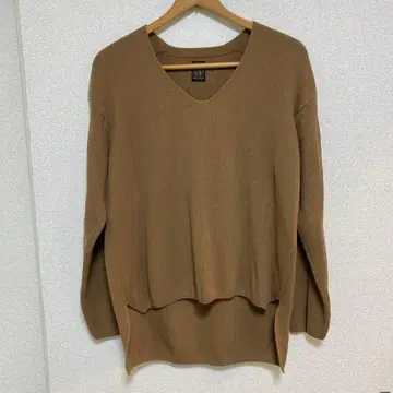 BATONER (바토너) 리브 V넥 스웨터 메리노울제