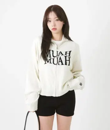 MUAH MUAH 집업 스웨터 크림색