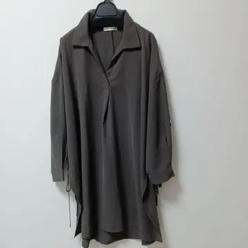 오버 사이즈 풀오버 사이드 깊은 슬릿 M 사이즈 새상품 배송비 포함