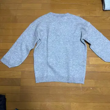 그레이 울 혼방 크루넥 스웨터