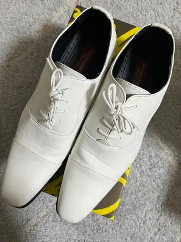 화이트 가죽 드레스 신발