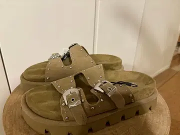 ZARA 스터드 장식 통굽 샌들 37