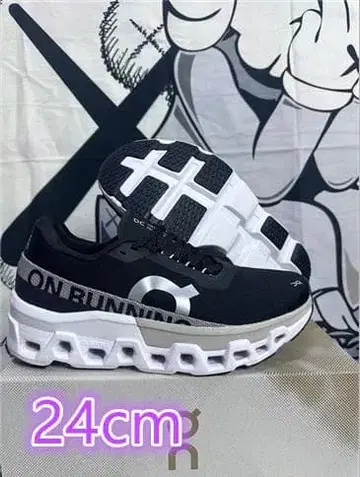 새상품 On Cloudmonster 2 스니커즈 24cm
