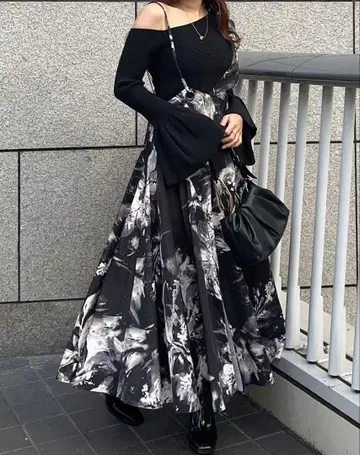 [ rienda ] 릴리 플라워 비대칭 점퍼 SK