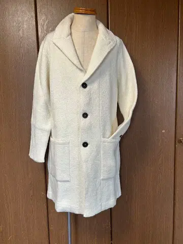 ALBARENA 이탈리아 브랜드 화이트 니트 코트