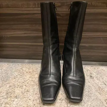 블랙 가죽 숏부츠