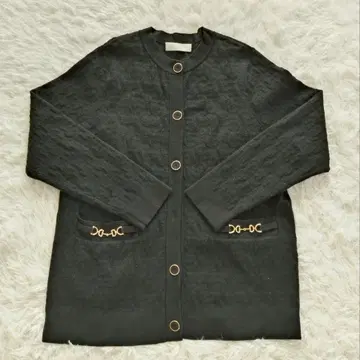 셀포드 가디건 로고 부풀림 자카드 니트 금장 장식