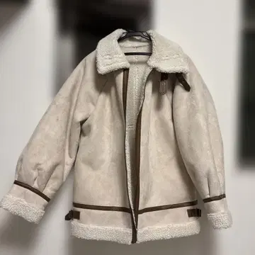 크림색 보아 자켓 프론트 지퍼