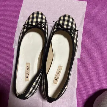 D. IANA 깅엄 체크 플랫슈즈