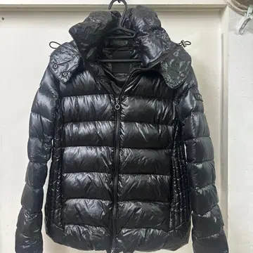 TATRAS 블랙 다운 자켓 후드 부착