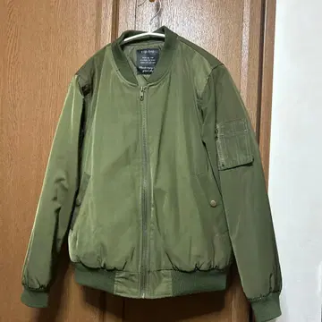 올리브 그린 MA-1 자켓
