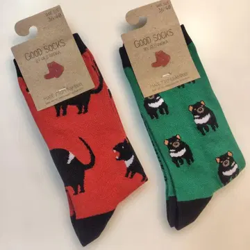 RED PARKA 레드 후드티 태즈메이니아 데빌 양말 2켤레 호주