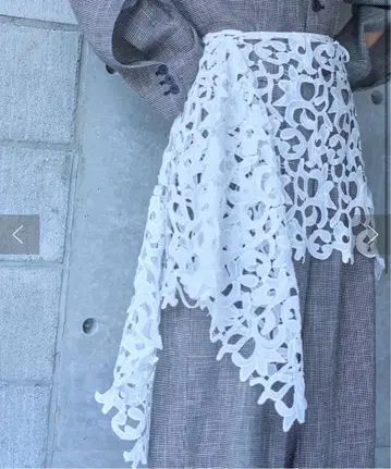 Pasterip Battenberg lace multiway scarf