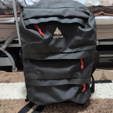 BURTON 블랙 백팩