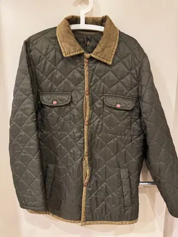 Lavenham 퀼팅 자켓 올리브 그린