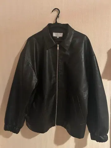 TIMBRE POSTE 블랙 가죽 자켓 M 사이즈