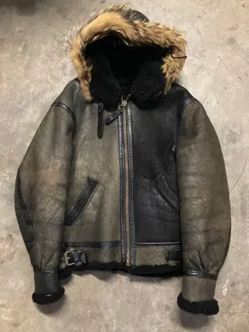 USA AVIREX B-3 후드 부착 블랙 페이드 34