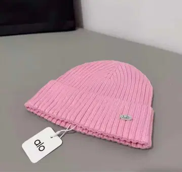 alo 핑크 니트 모자