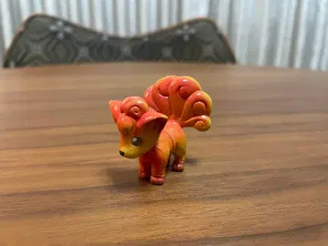 초기 몬코레 몬스터 컬렉션 식스테일 타카라토미