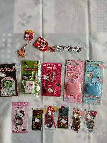 헬로키티 키링 스트랩 세트